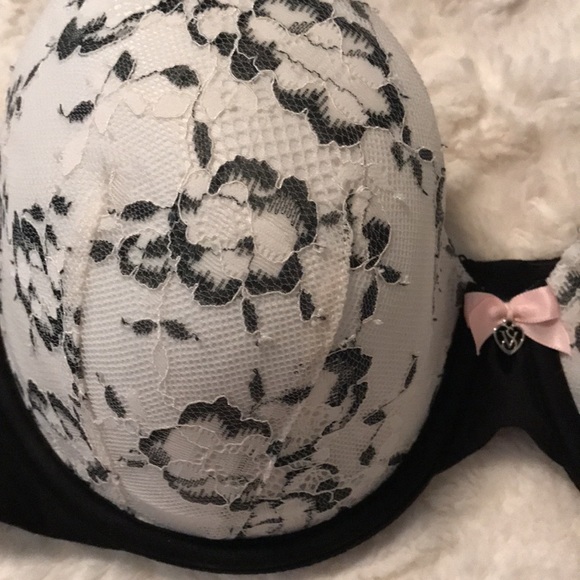 NWT Victoria’s Secret bra size 36D - Picture 2 of 6